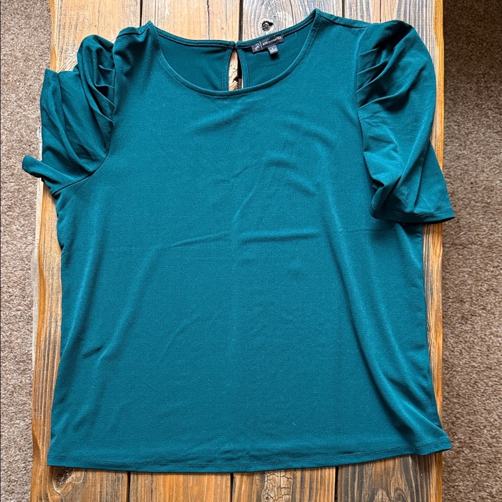 Adrianna Papell Green Short Sleeve Ruffle Shoulder Top size L